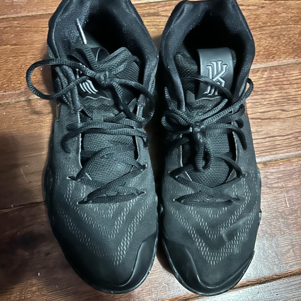 Kyrie 4 Blackout